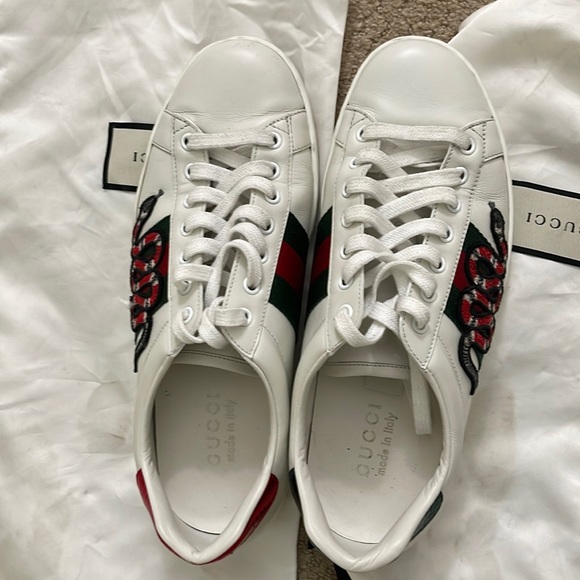 Worn this a few amount of times - Picture 2 of 7